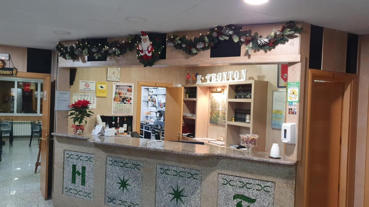 Hostal Fronton アルコベンダス エクステリア 写真