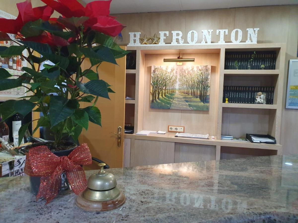 Hostal Fronton アルコベンダス エクステリア 写真